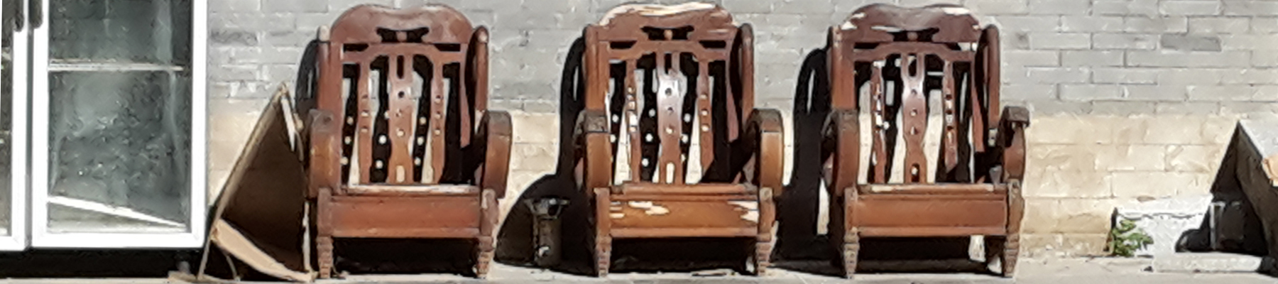 Auf einem der Stühle in unseren Qigong Kursen ist ein Platz für Sie frei.